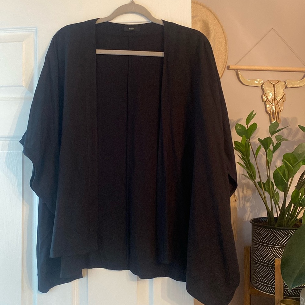 Lightweight cape